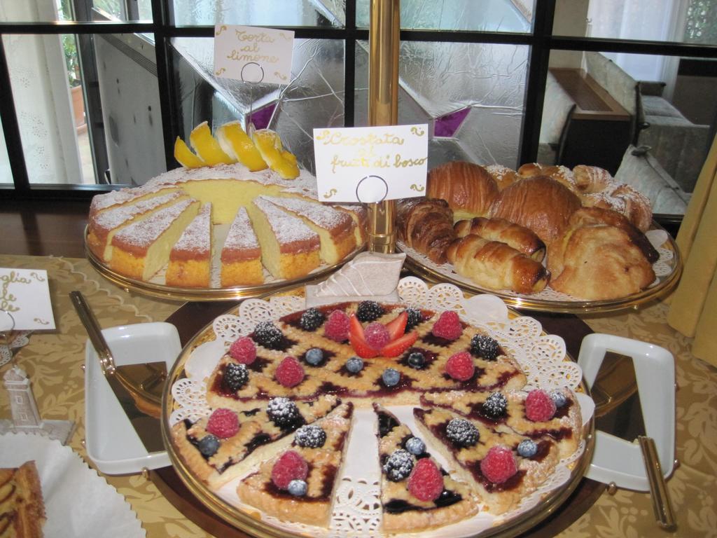 Hotel Matilde Marina di Massa Luaran gambar