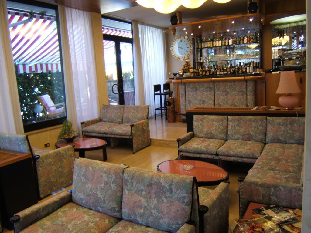Hotel Matilde Marina di Massa Luaran gambar