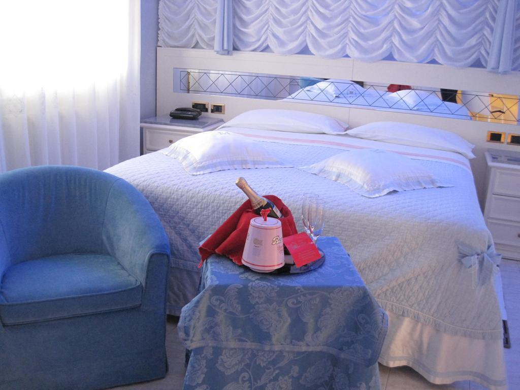 Hotel Matilde Marina di Massa Luaran gambar