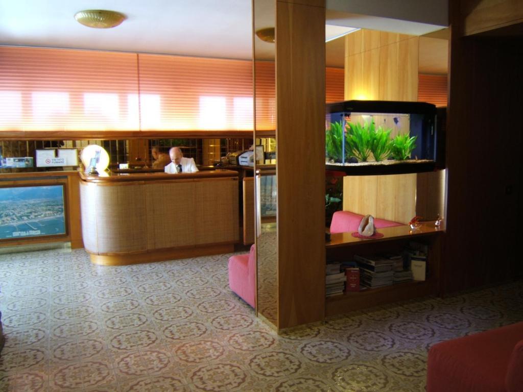 Hotel Matilde Marina di Massa Luaran gambar