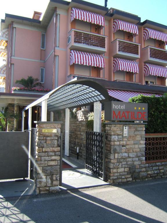 Hotel Matilde Marina di Massa Luaran gambar
