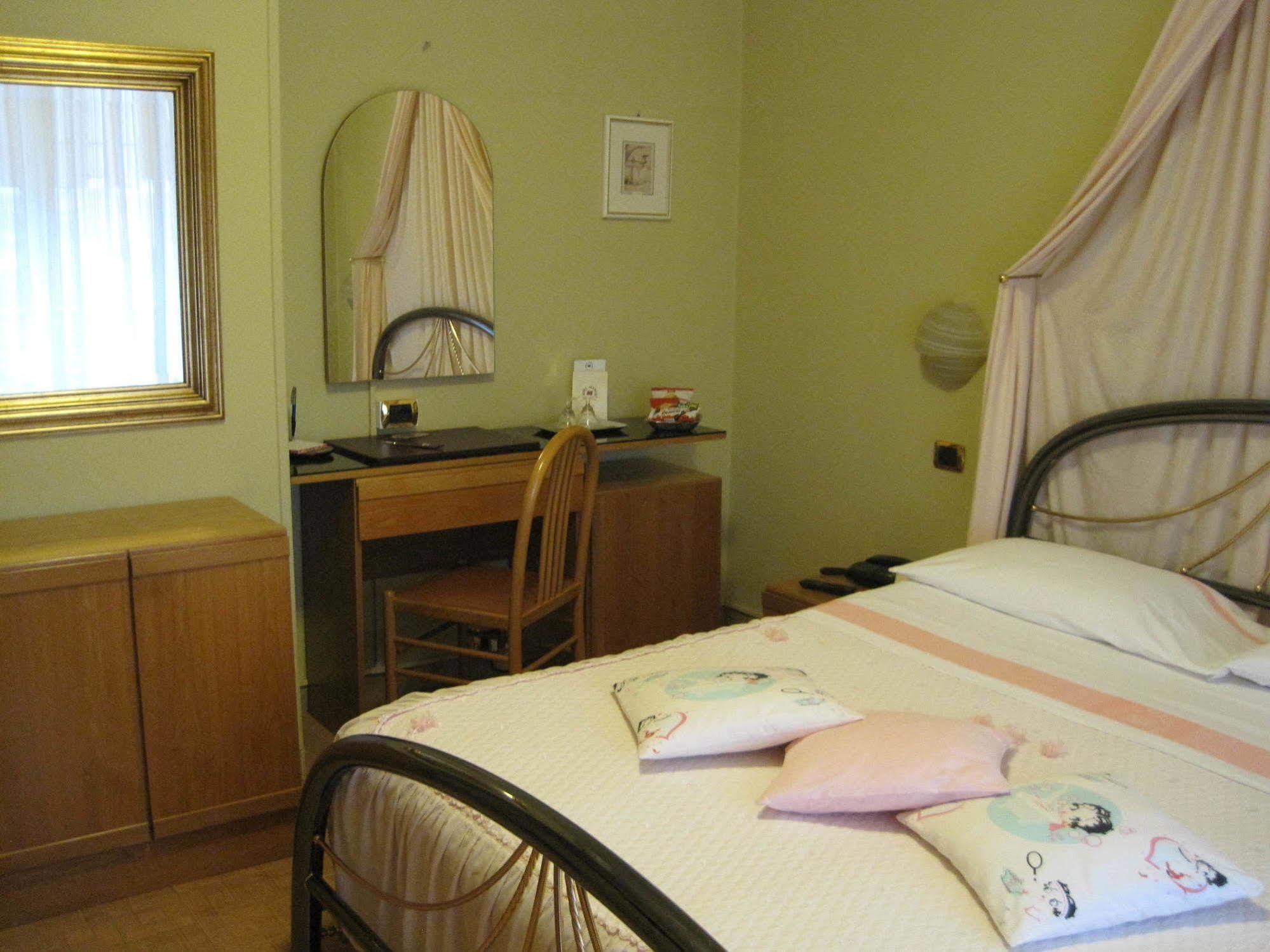 Hotel Matilde Marina di Massa Luaran gambar