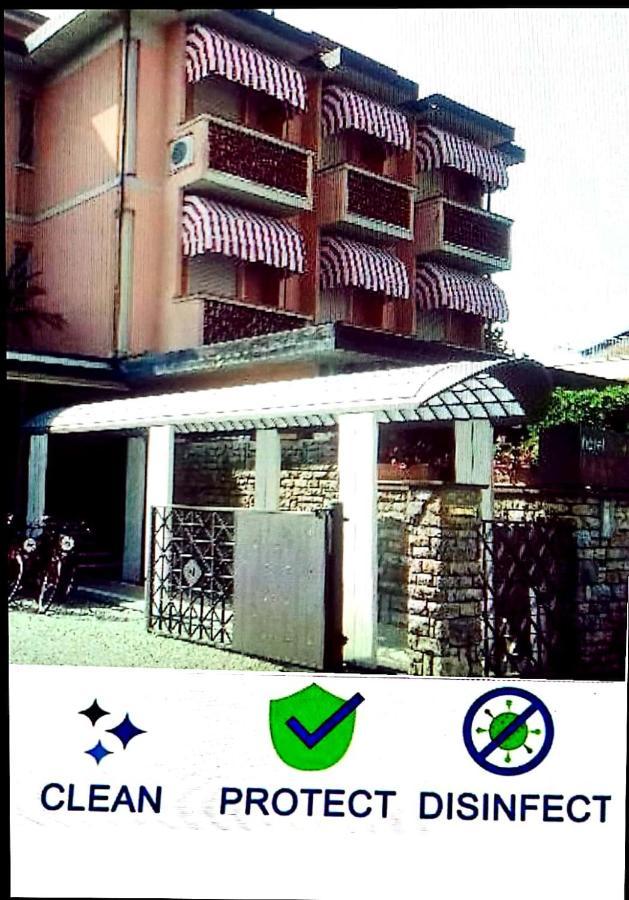 Hotel Matilde Marina di Massa Luaran gambar